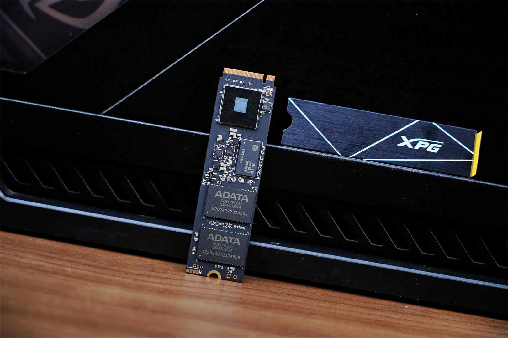 万事俱备，只等40系显卡上市，ROGTHOR1000PLATINUMII电源分享