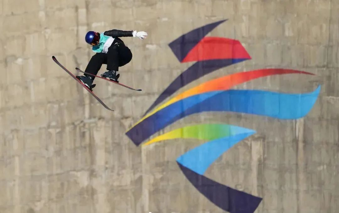 首钢最新转型消息,谷爱凌首钢大跳台夺冠完整视频