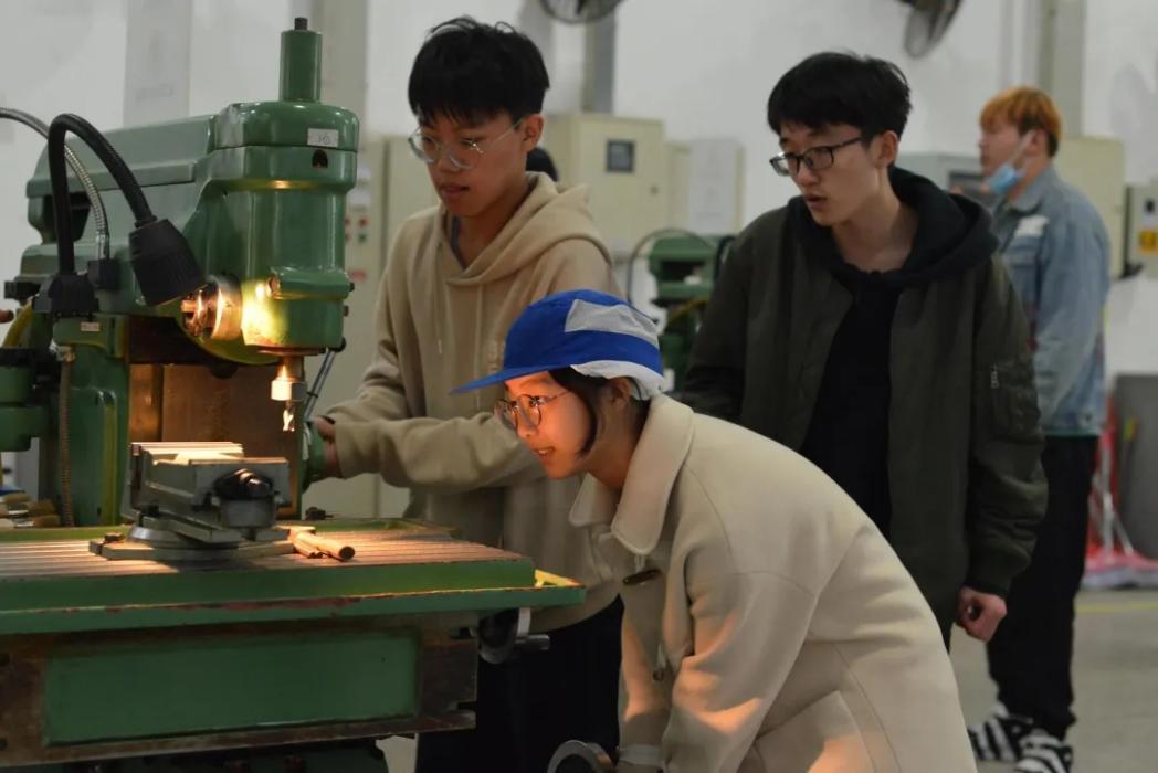 圆梦今夏，筑梦成电|科技人文篇之“科技篇”