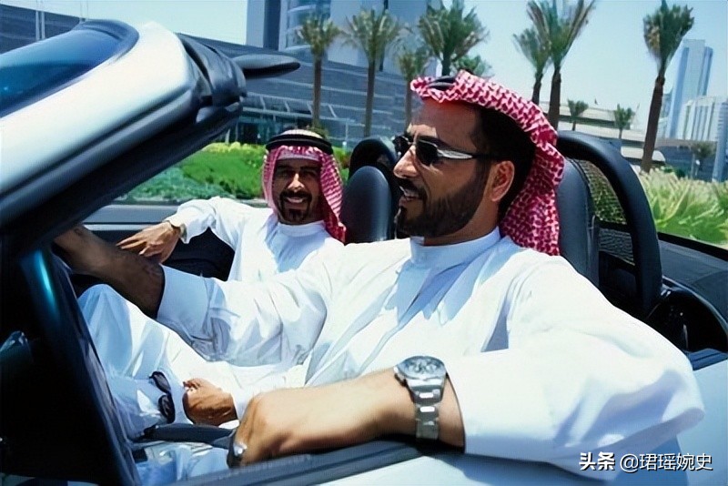 全球最大烂尾工程：迪拜“世界岛”开工15年耗资800亿，买主自杀