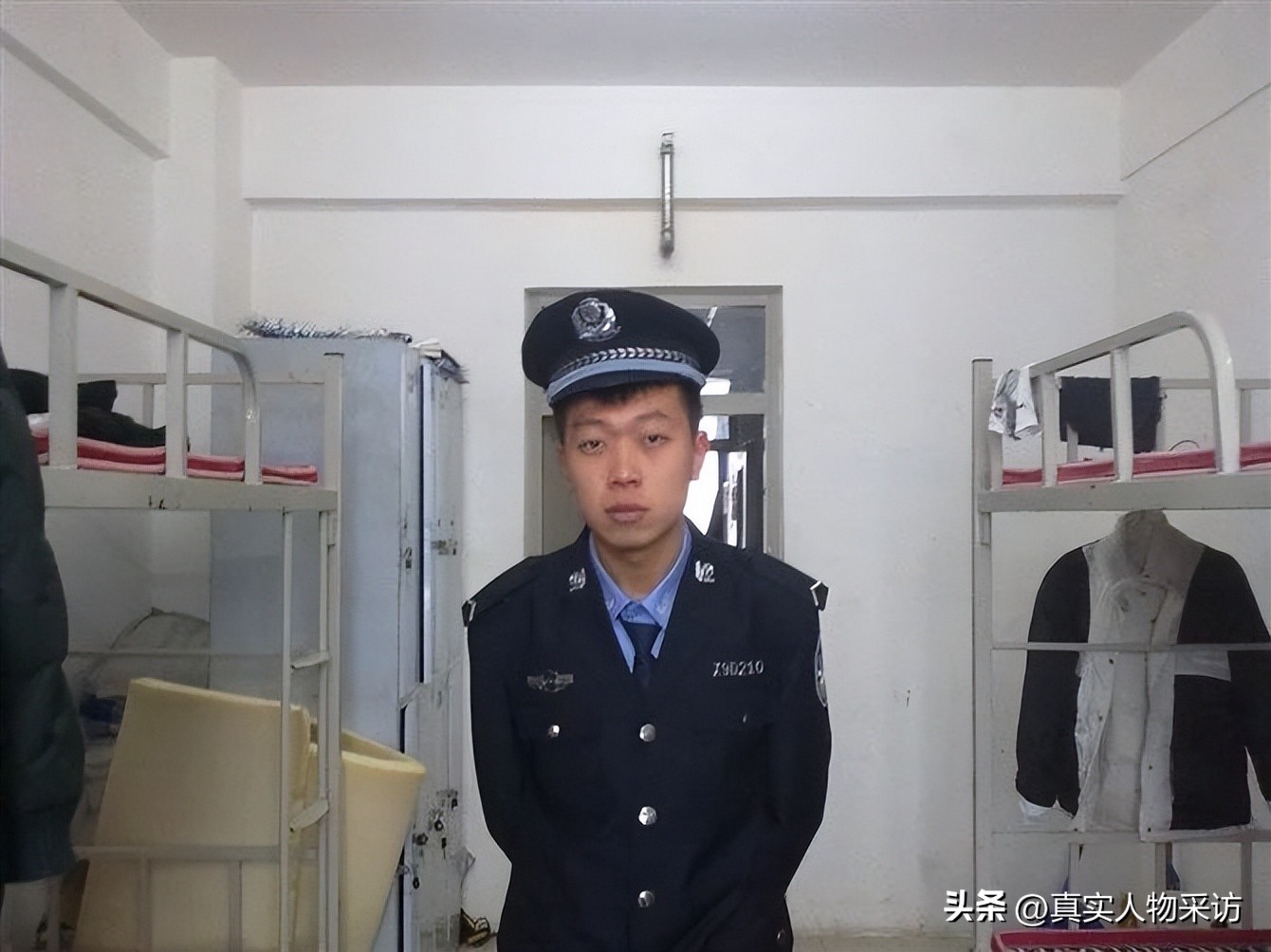 大学生卖肉夹馍一年赚100多万,在日本卖肉夹馍