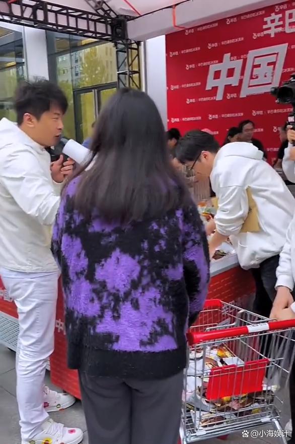 辛巴600万请国人吃雪糕，10台冰柜全天供应，却再次考验国人素质