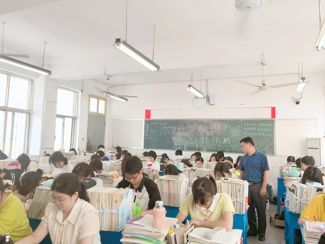 武穴育才校长罗平安,武穴市育才高级中学校长罗平安