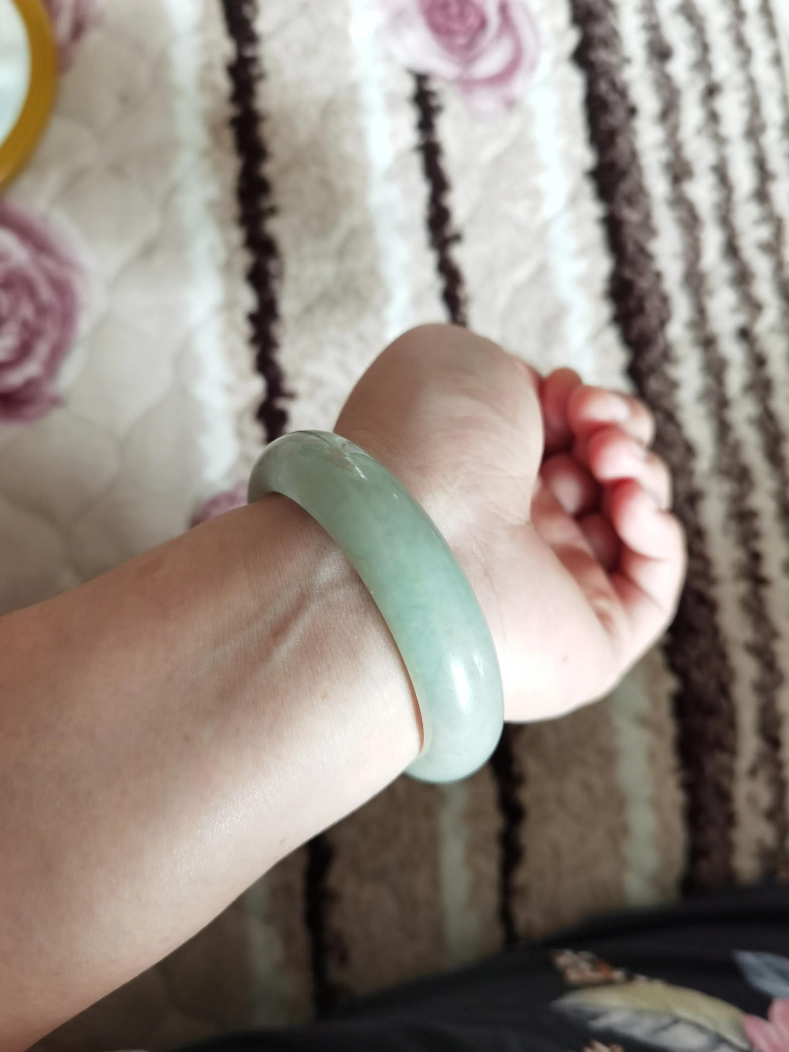 玉镯子哪个牌子好,什么样的玉镯子是好的