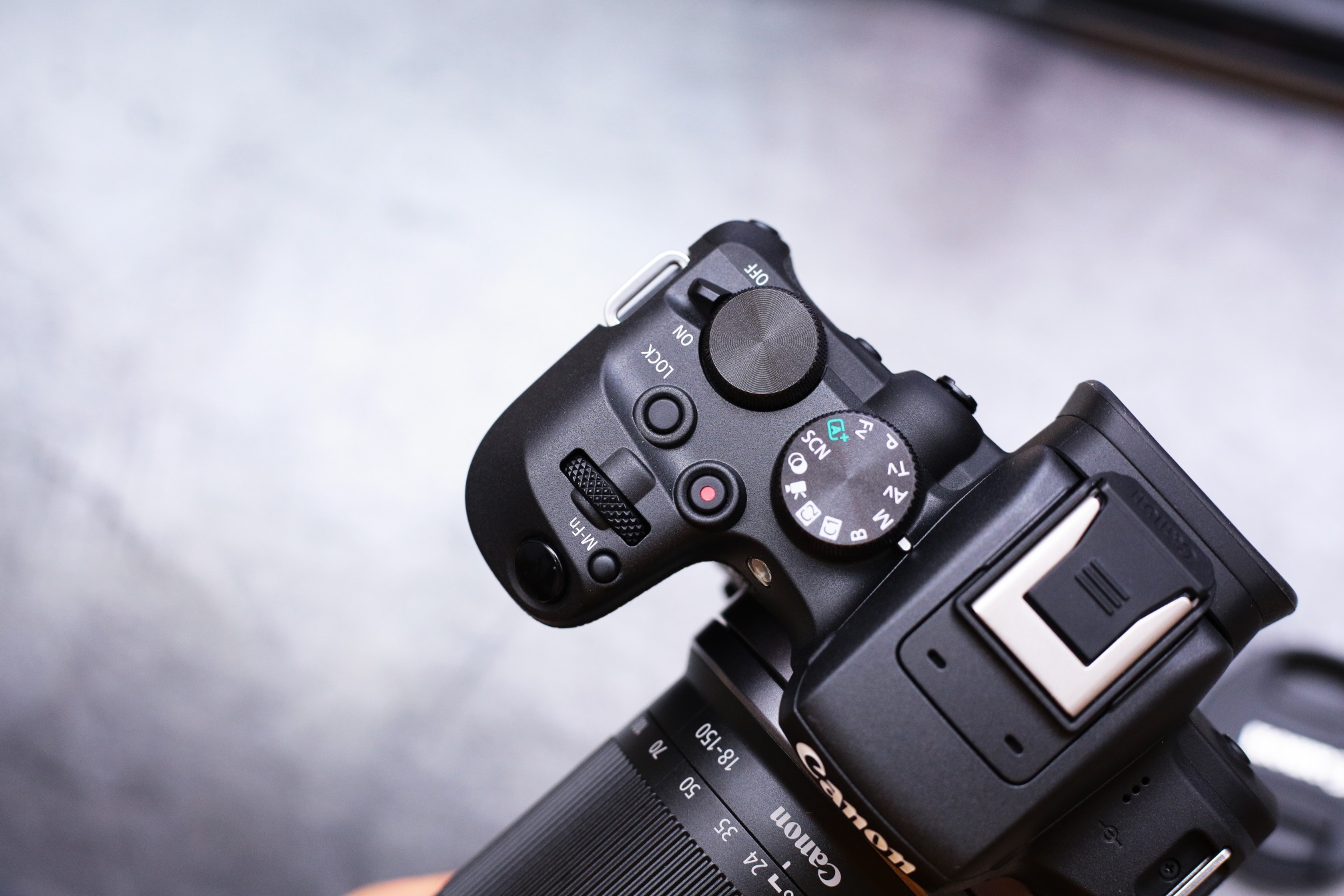 5d3跟r10拍照画质对比,单反佳能5d3值得入手吗