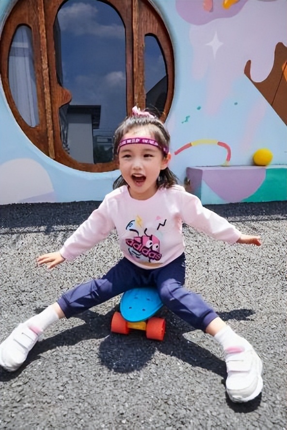 阿迪达斯儿童最新款,阿迪达斯新品男童款