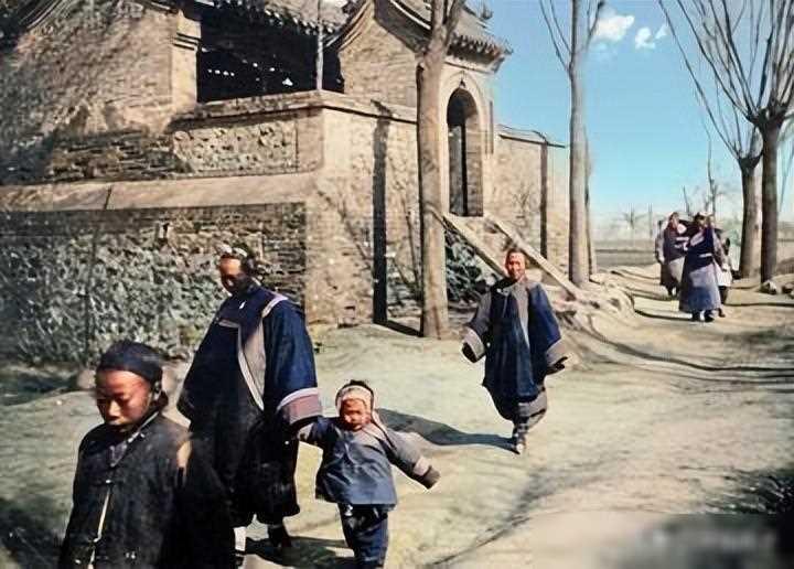 日军日记：男人饿倒在地，为了救他，我将他妻子的乳房割给他吃!