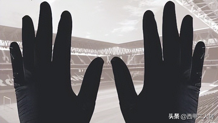 足球场上罕见一幕,足球场上罕见的一幕