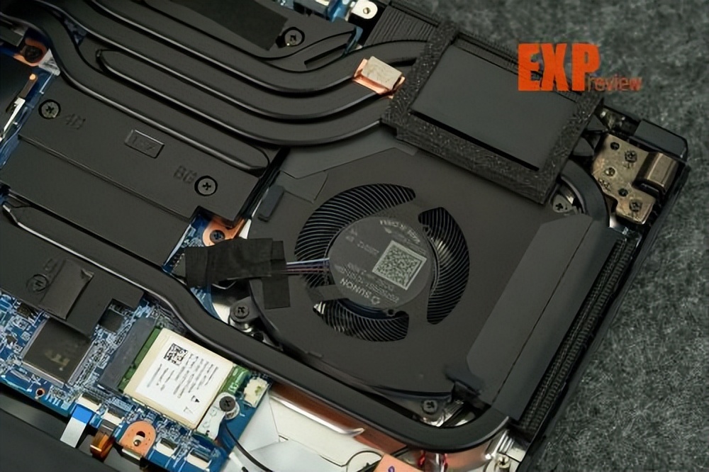 机械革命蛟龙16k4060对比神舟z8d6,机械革命蛟龙16k极光pro旷世g16