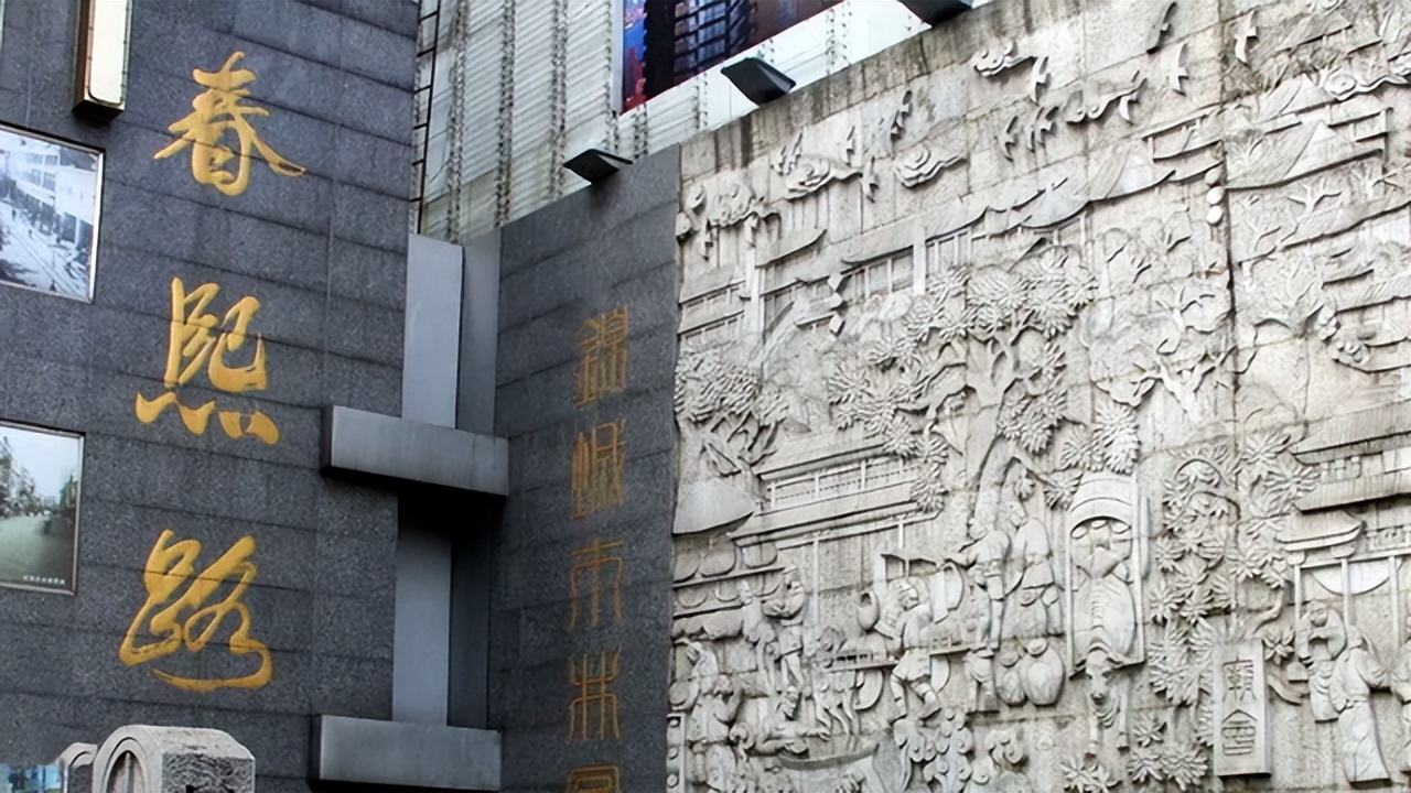 成都大熊猫繁育基地和卧龙哪个好,去成都大熊猫基地旅游攻略一日游