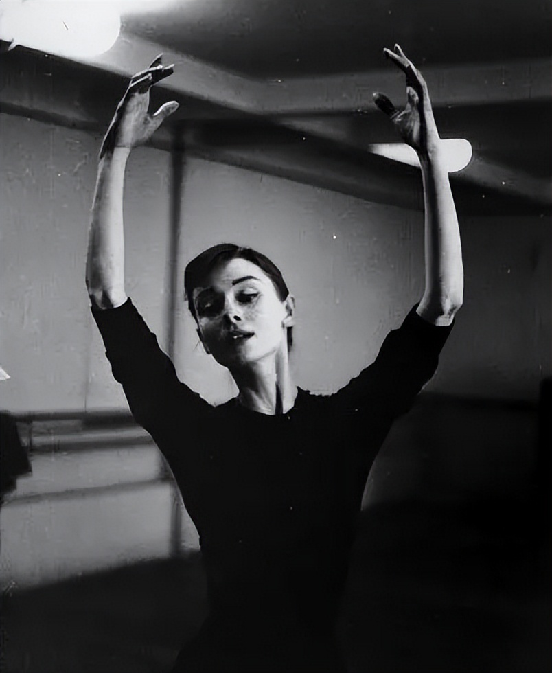 人间天使奥黛丽赫本西瓜视频,受尽苦难的女神奥黛丽赫本