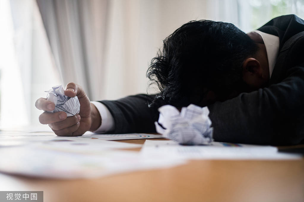 女子留学8年花费268万藤校毕业回国做地产月薪1万2四年没涨