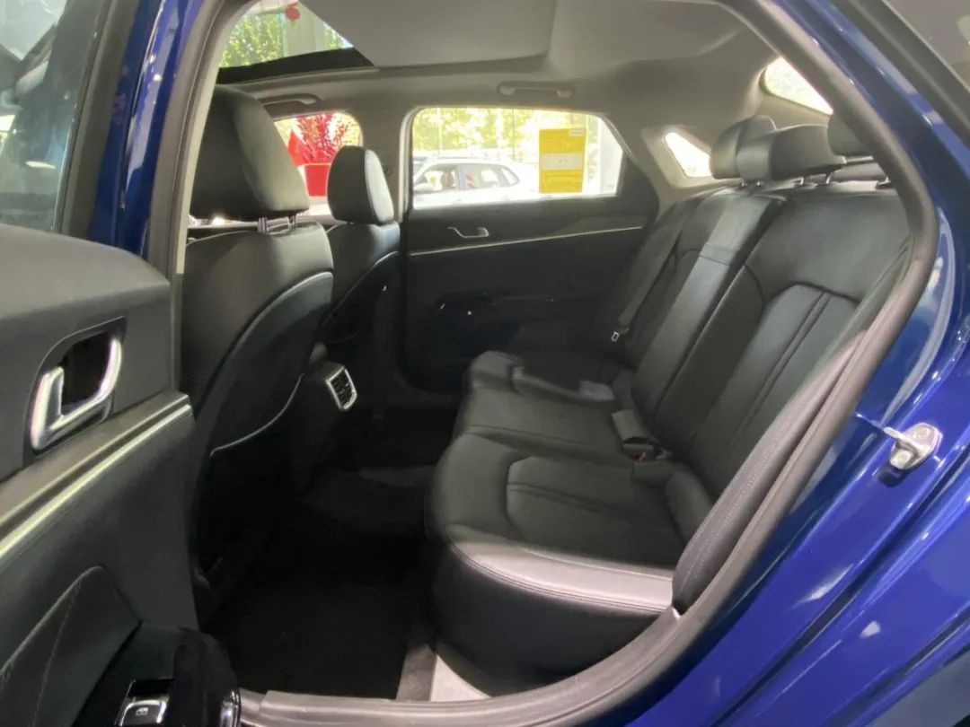 12年k5对比凯美瑞,k5和凯美瑞是一个级别的吗