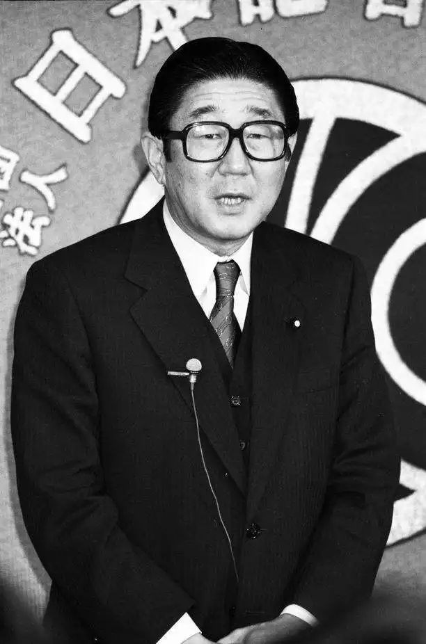 安倍洋子去世了吗,安倍晋三父亲去世