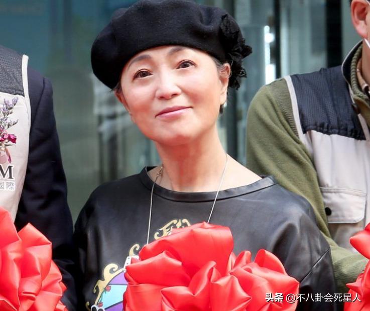 表面家庭主妇背后杀手,盘点顶尖三位富婆女明星