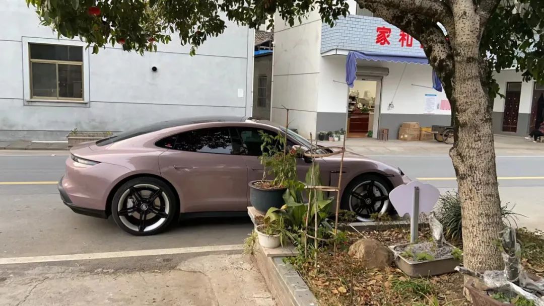 女子花70万买保时捷taycan,保时捷taycan是智商税吗