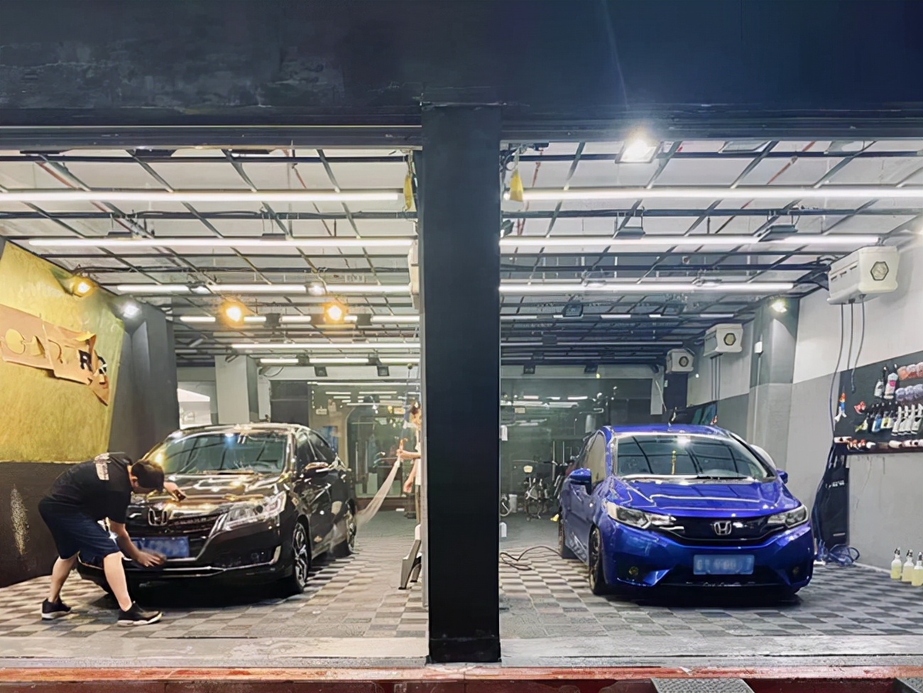 睡马路,端盘子,从洗车工到赚取第一桶金,这家老板如何逆袭的