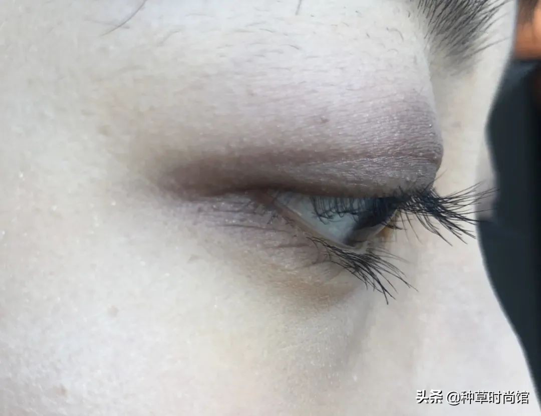 女孩问戴眼镜和不戴眼镜有啥区别,戴眼镜和不戴眼镜女生对比图