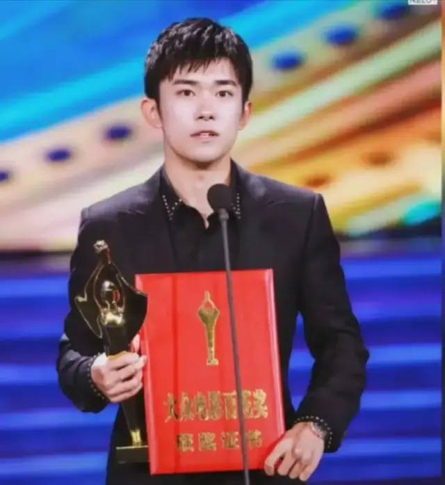 tfboys十周年演唱会为啥不同台,tfboys十周年演唱会会公布解散吗