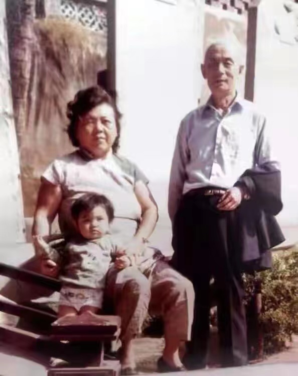 中国台湾女明星3个月攒2万，回湖北恩施修祖坟，自己却住出租房里