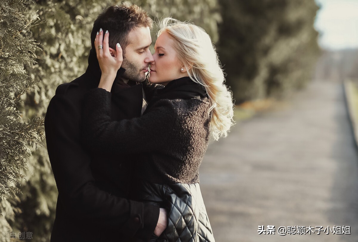 异性男人动了真情的六种表现,异性之间动了真情会有这样的默契