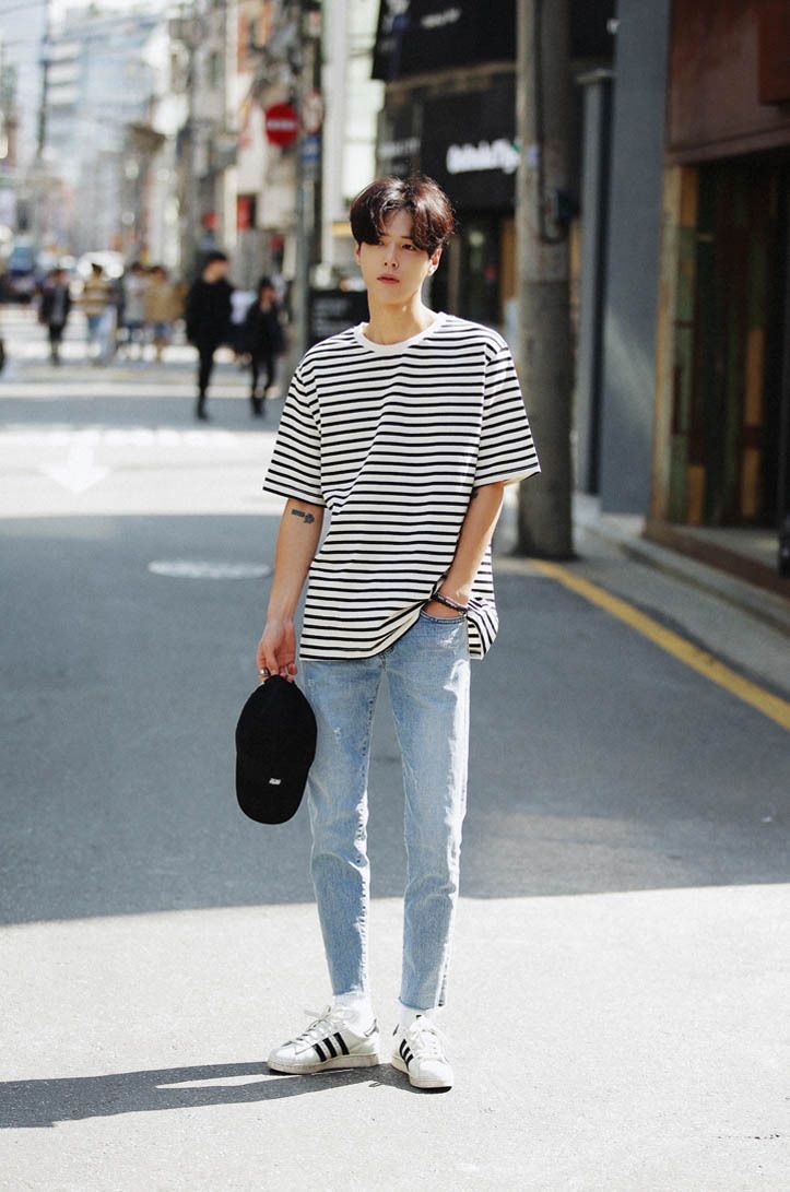 t恤牛仔裤减龄,t恤牛仔裤有哪些穿搭技巧