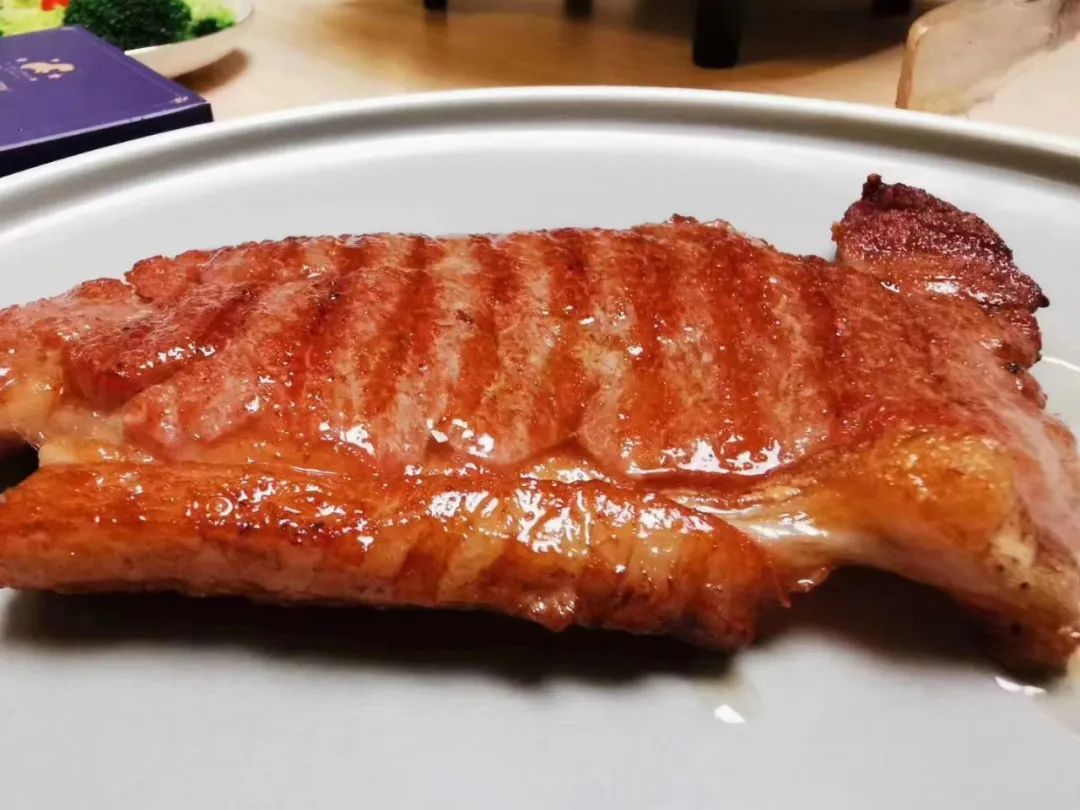 线上销售额20亿,线上销售额破6亿