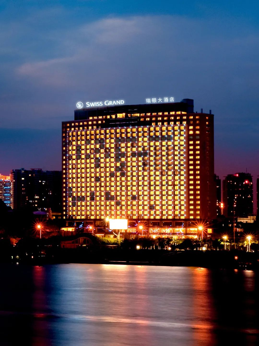 俯瞰鼓浪屿的全景尽收眼底,发现这里