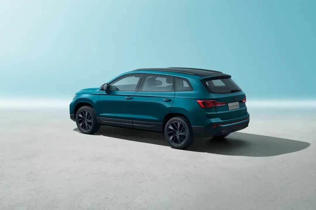 实力不输汉兰达配国六227马力引擎,车长近5米标配9at完胜汉兰达