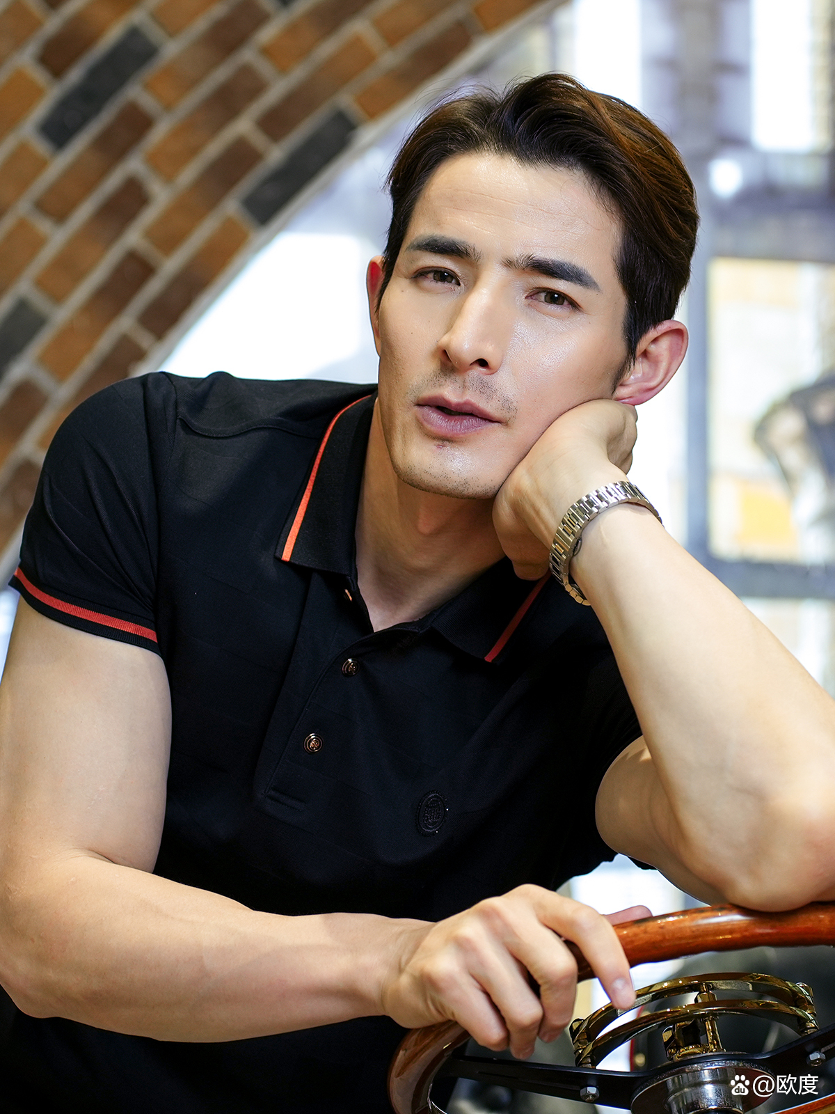 拒绝高温暴汗黏腻，这几款丝棉凉感翻领短T值得型男入手！