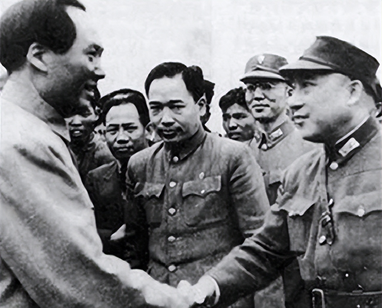 1945年重庆谈判，毛主席全身而退，阴谋落空的蒋介石后招是什么