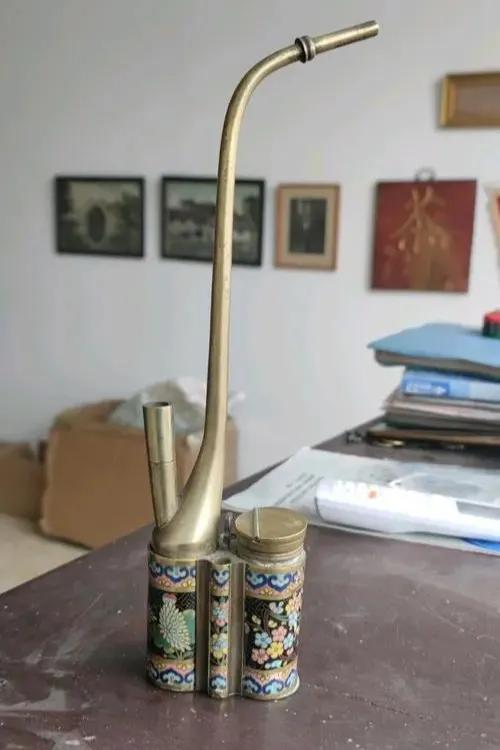 吸烟有害健康可是为什么叫香烟呢,哪年中国香烟标明抽烟有害健康的