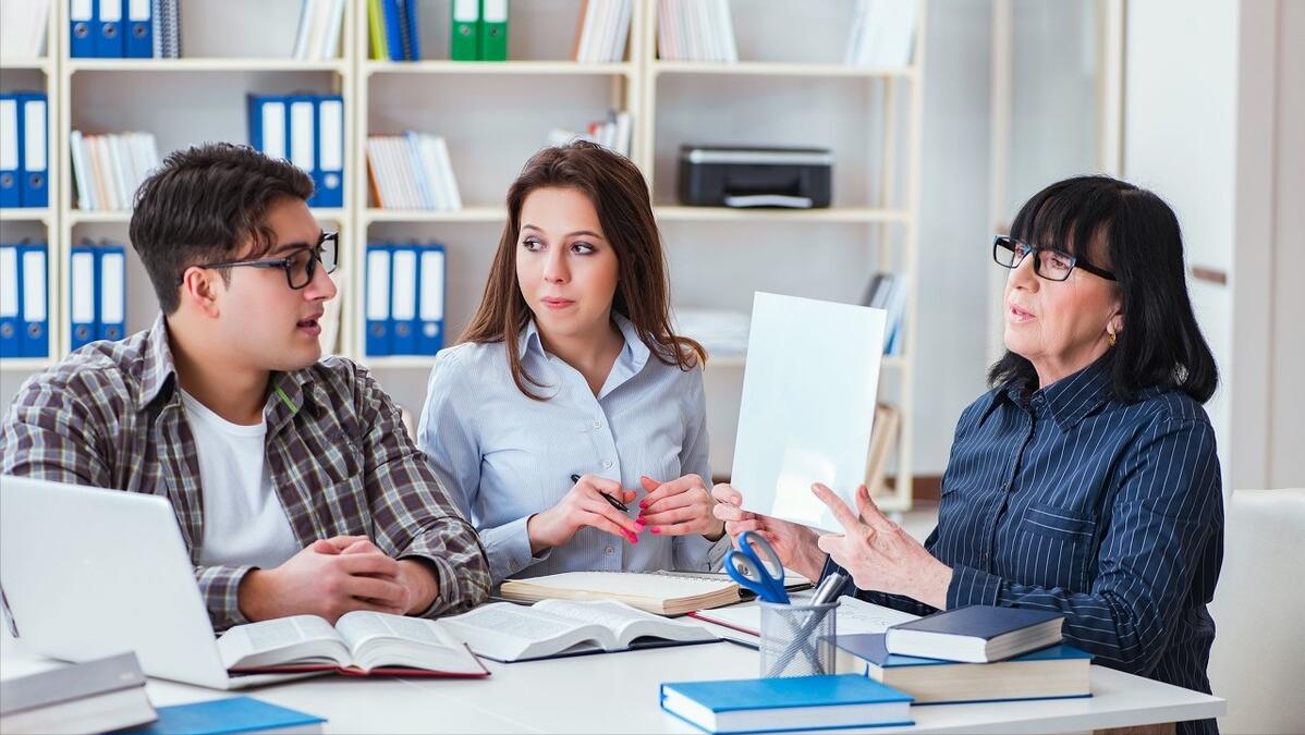 在大学里当老师怎么样,当大学老师是什么感觉