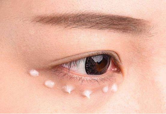 白云山抗皱眼霜是不是智商税,眼霜是交智商税