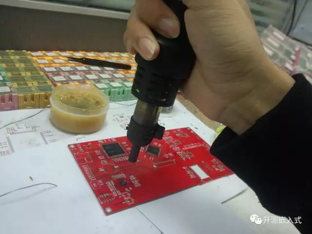 pcb元器件焊接方法,pcb贴片元器件手工焊接技巧及要点