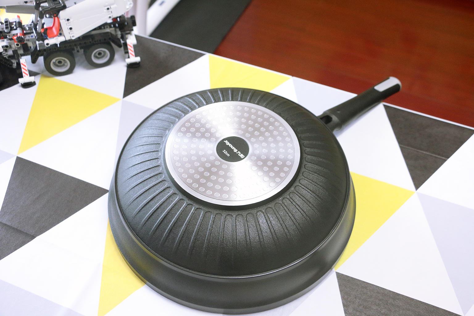 不惧铁铲的铁锅,九阳大魔王爆炒不粘锅测评