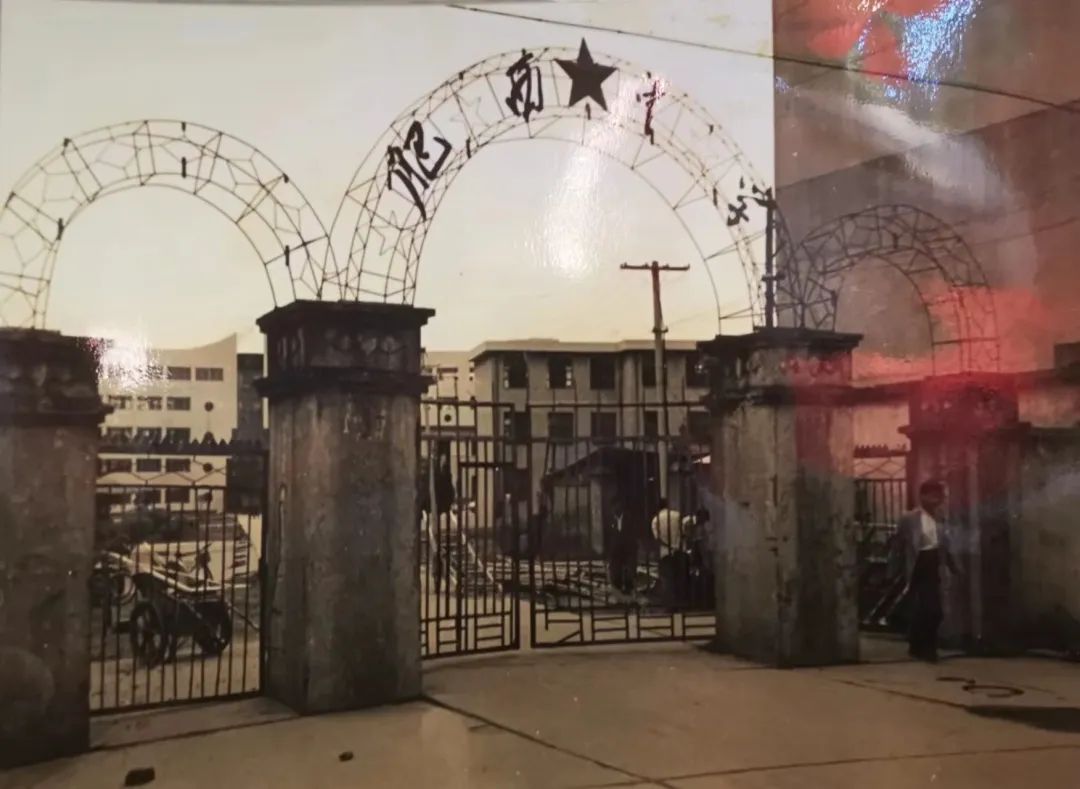 一秒穿越回到小时候,一秒穿越到高中