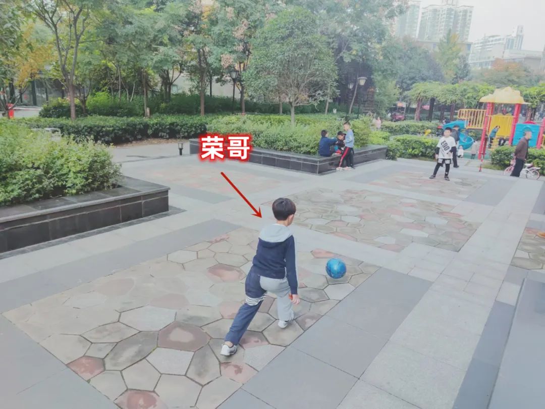 孩子的鞋买大点好吗,孩子的球鞋