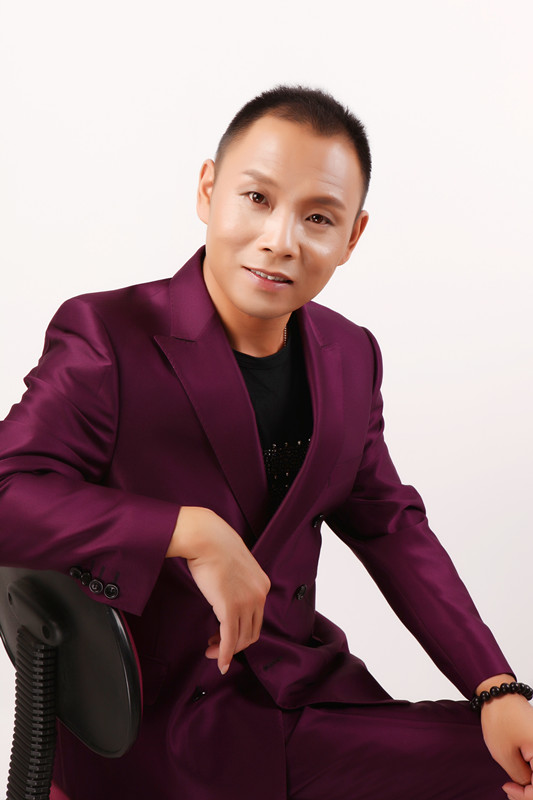 祁隆采访的农民歌手,歌手祁隆是哪个乡镇的人