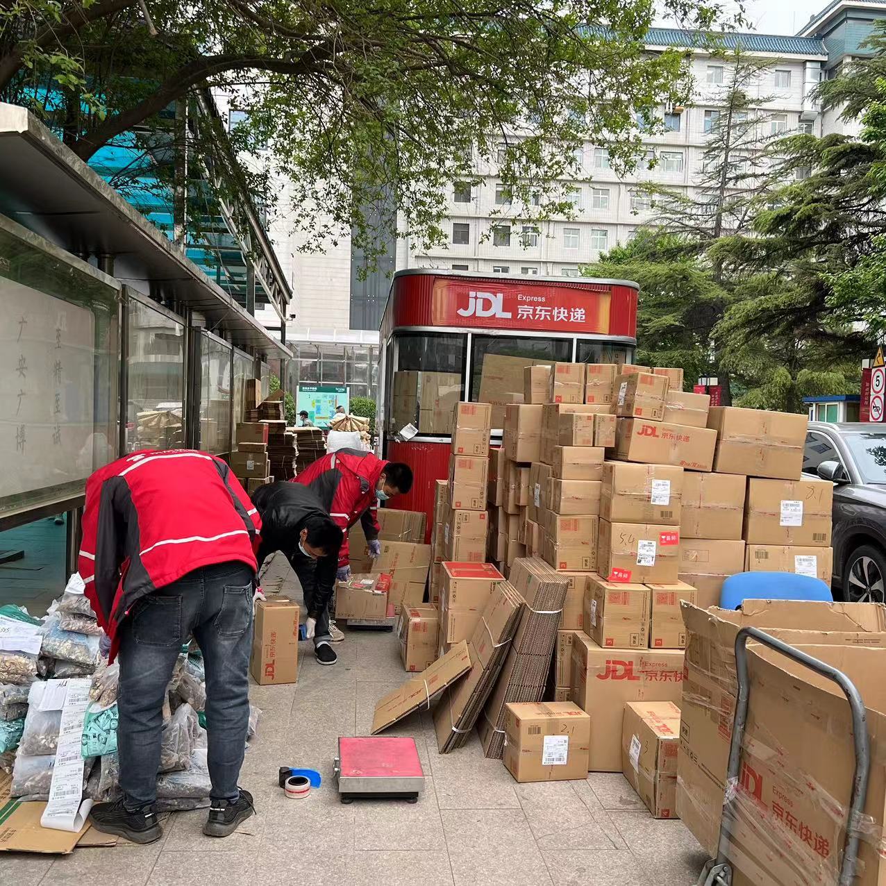 日揽收一千单快递,上门揽收快递一天100件