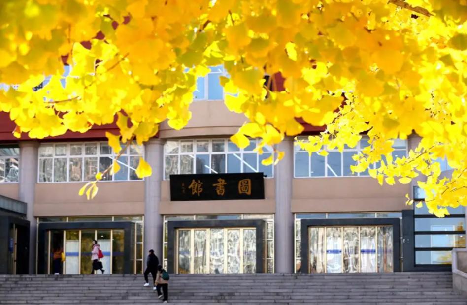 首都经济贸易大学招生“遇冷”，直降1.2万位，财经院校不香了？