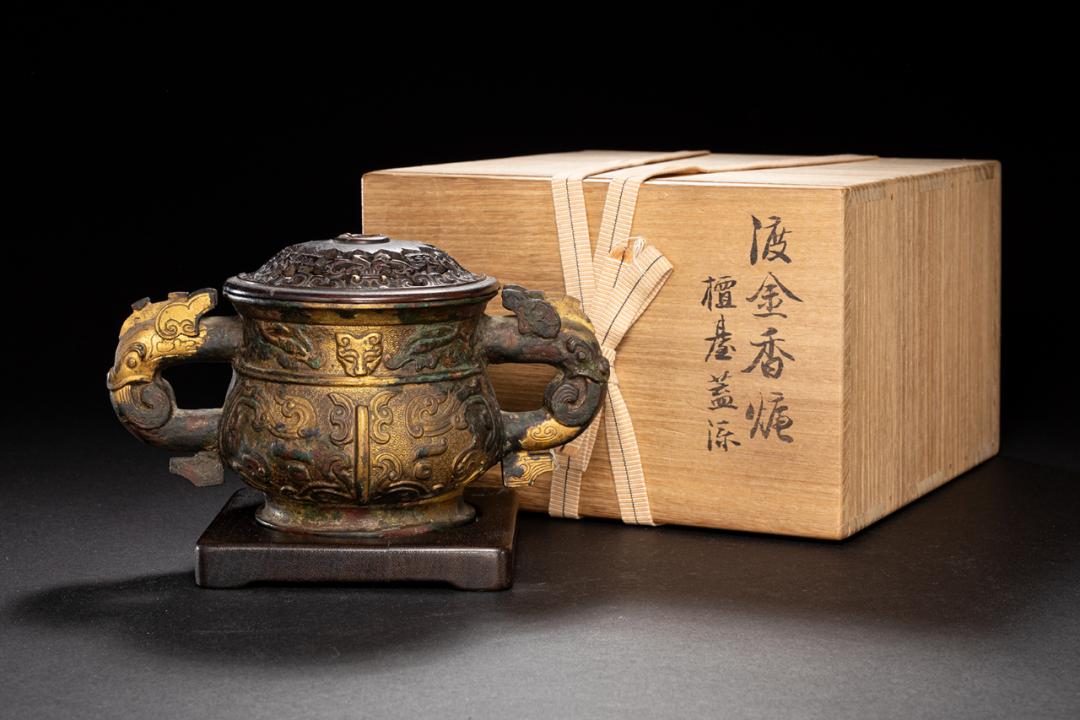 明永乐青花缠枝莲纹大碗拍卖,宣德青花缠枝牡丹纹菱口碗