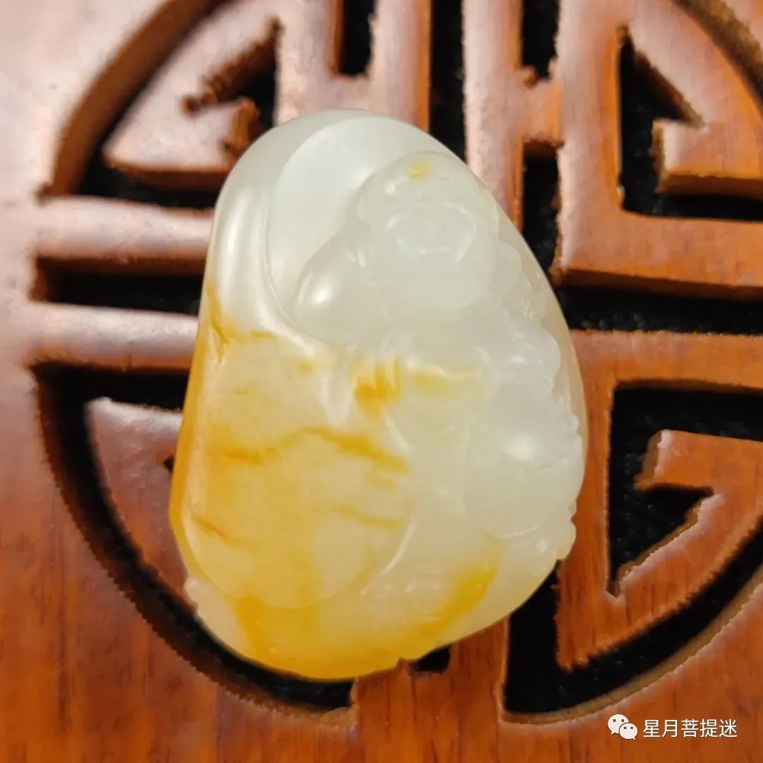 和田玉籽料棉与白皮的区别,染色和田玉籽料盘玩会掉色吗