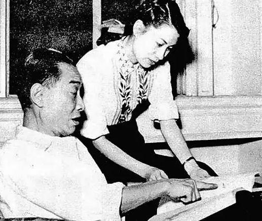 红线女与赵丹完整版,红线女一生四段情史