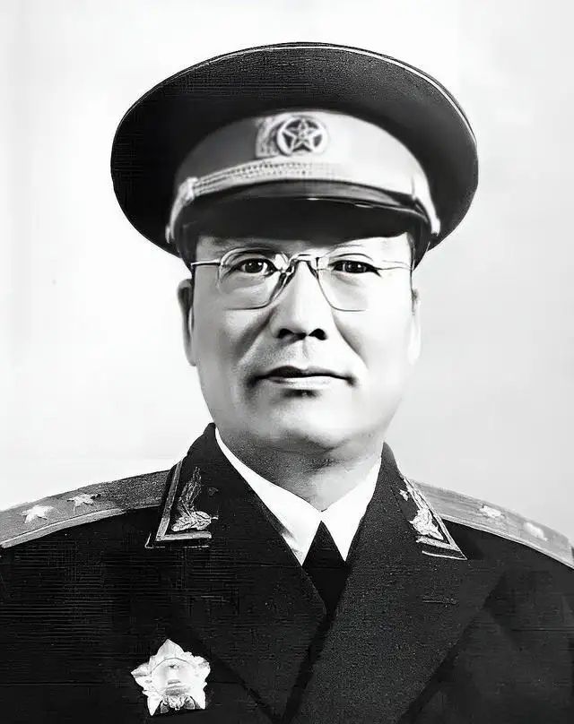 1947年，开国中将聂凤智抓到一个国军军长，陈毅元帅却下令放人