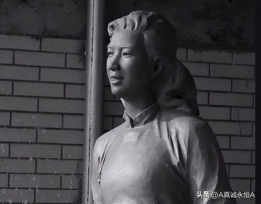 敌人扒掉她的上衣,用半截酒瓶刺她的乳房,誓死如归的女英烈