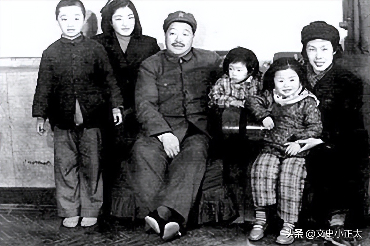 贺龙独子贺鹏飞力排众议，坚持买下瓦良格号：这是中国唯一的机会