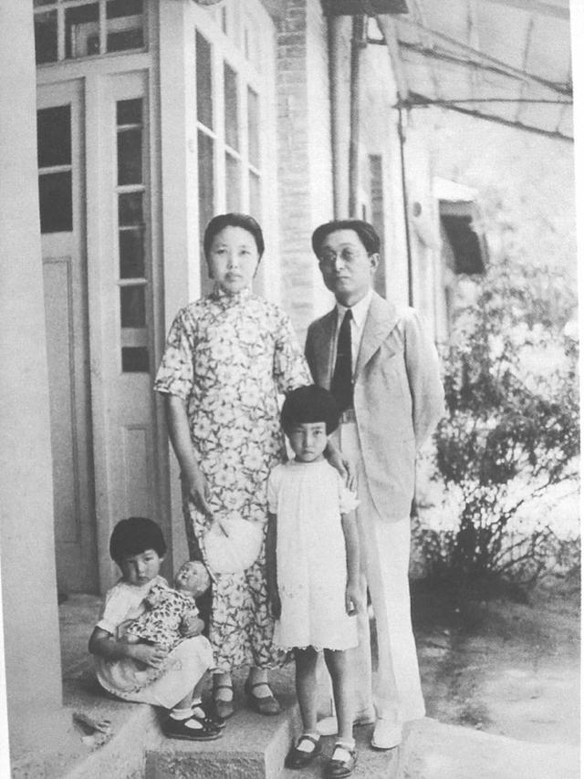 张申府，婚内数次出轨，写文讽妻子无能，晚年却道女人带给我麻烦