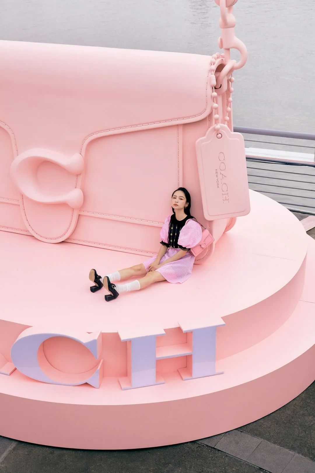 lv最大的贵妇包包,lv最大的斜挎包