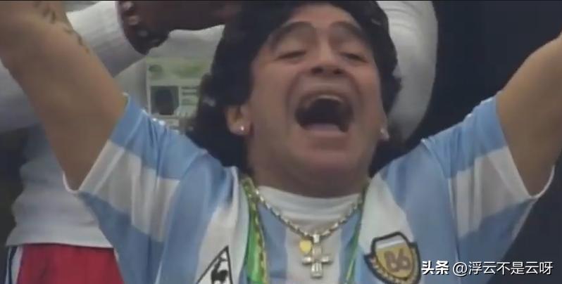 从小立志成为足球界最伟大的球员,出生贫寒17岁却成为足球界的传奇